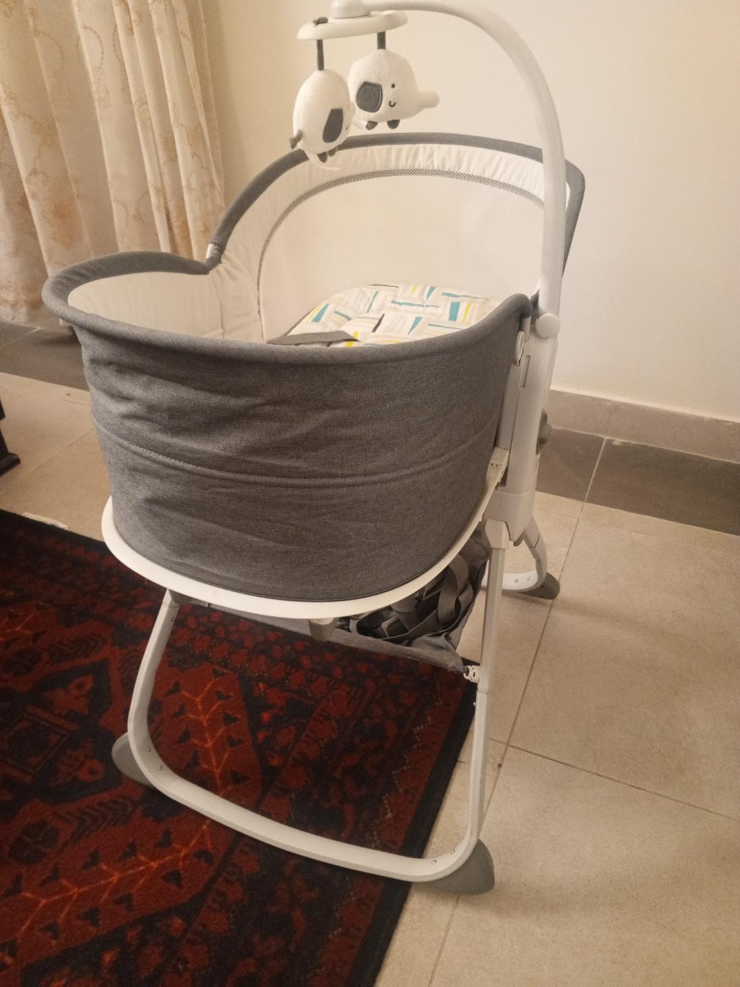 Mastela 6-in-1 Deluxe Multi-functional Bassinet